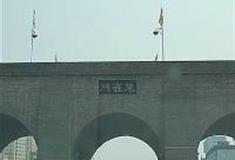 西安城墙景区：朱雀门