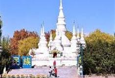 中华民族博物院：曼飞龙塔