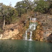 拉市海湿地公园拉市海美泉瀑布