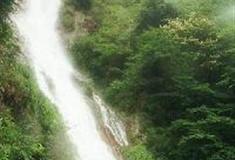 万佛山风景区：香果树瀑布