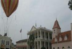 广州街香港街景区：皇后像广场