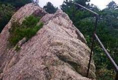 万佛山风景区：鲤鱼背