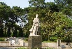 广州天河公园：邓世昌衣冠冢