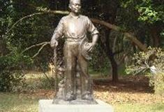 中国科学院华南植物园：蔡希陶雕塑