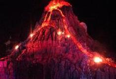 横店梦幻谷：“火山爆发”演出